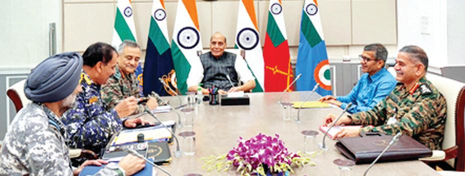 रक्षा मंत्री ने सेना प्रमुखों के साथ की ऑपरेशन सिंदूर व मौजूदा स्थिति की समीक्षा
