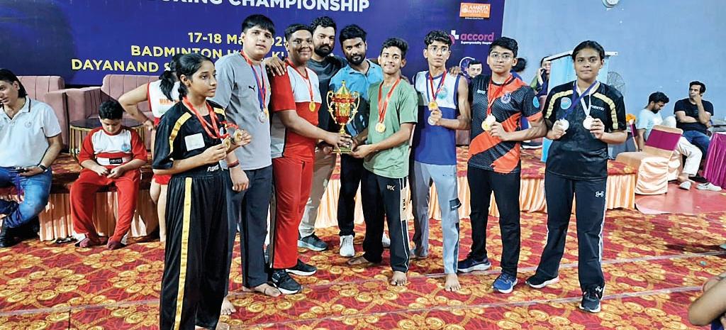 किकबॉक्सर चिन्मय गोयल ने जिला स्तरीय किक बॉक्सिंग प्रतियोगिता में जीता गोल्ड मेडल