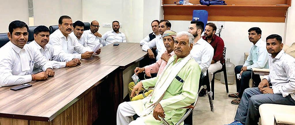 माननीय उच्च न्यायालय के आदेश के बाद नहर पार के किसानों को आवासीय प्लाट मिलने कि बनी उम्मीद : शिवदत्त