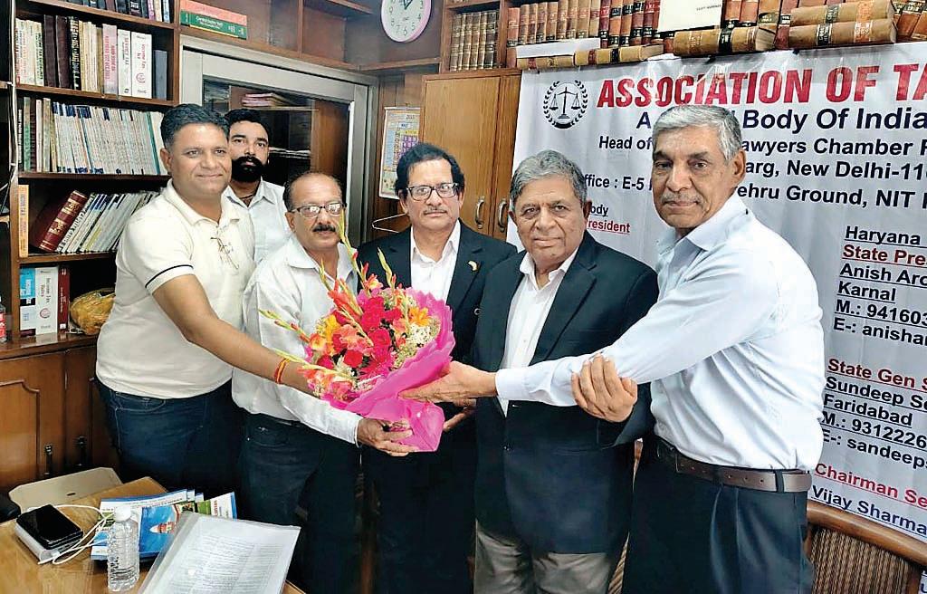 एसोसिएशन ऑफ टैक्स लॉयर्स की बैठक में राष्ट्रीय अध्यक्ष का भव्य स्वागत, नए सदस्यों को दी गई सदस्यता