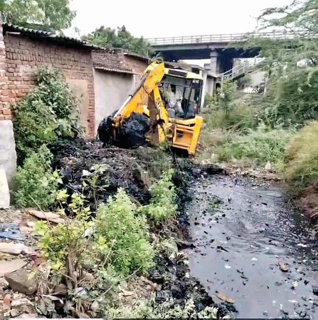एसी नगर नाले की सफाई का कार्य तेज गति के साथ शुरू, लोगों को मिलेगी राहत, शहर में नहीं होगा जलभराव