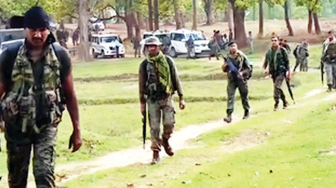 लातेहार में पुलिस को बड़ी कामयाबी, 5 लाख का इनामी नक्सली मनीष यादव ढेर