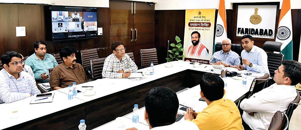 कार्य की जिम्मेदारी करें तय, गड़बड़ करने वाले अधिकारी और ठेकेदारों के खिलाफ नियमानुसार कार्रवाई करें : सीएम