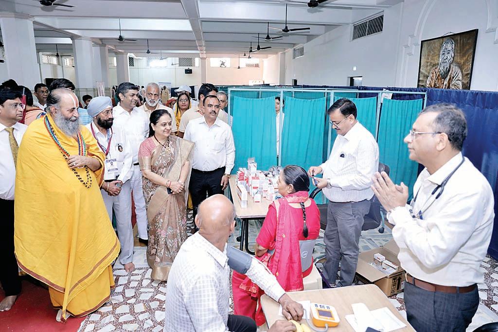 वैकुंठवासी बाबाजी ने लोगों के जीवन को किया है प्रकाशित : स्वामी पुरुषोत्तमाचार्य