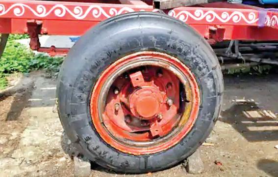 कोलकाता इस्कॉन ने भगवान जगन्नाथ के रथ में सुखोई जेट के पहिये लगाए