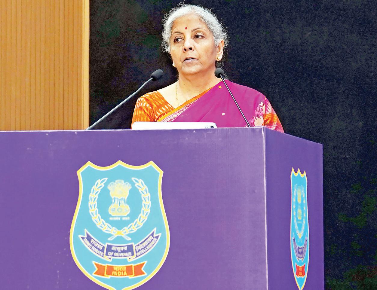वैश्विक संकट के बीच एफडीसी बैठक, वित्त मंत्री करेंगी आर्थिक स्थिति की समीक्षा