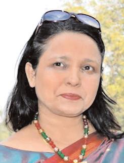 शीर्षकः "प्लास्टिक का दंश: हर खेत, हर कोना, हर सांस में जहर घुला है"