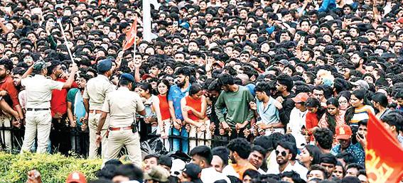 बेंगलुरु भगदड़ केस : फ्री एंट्री सोचकर आए थे 2.5 लाख लोग