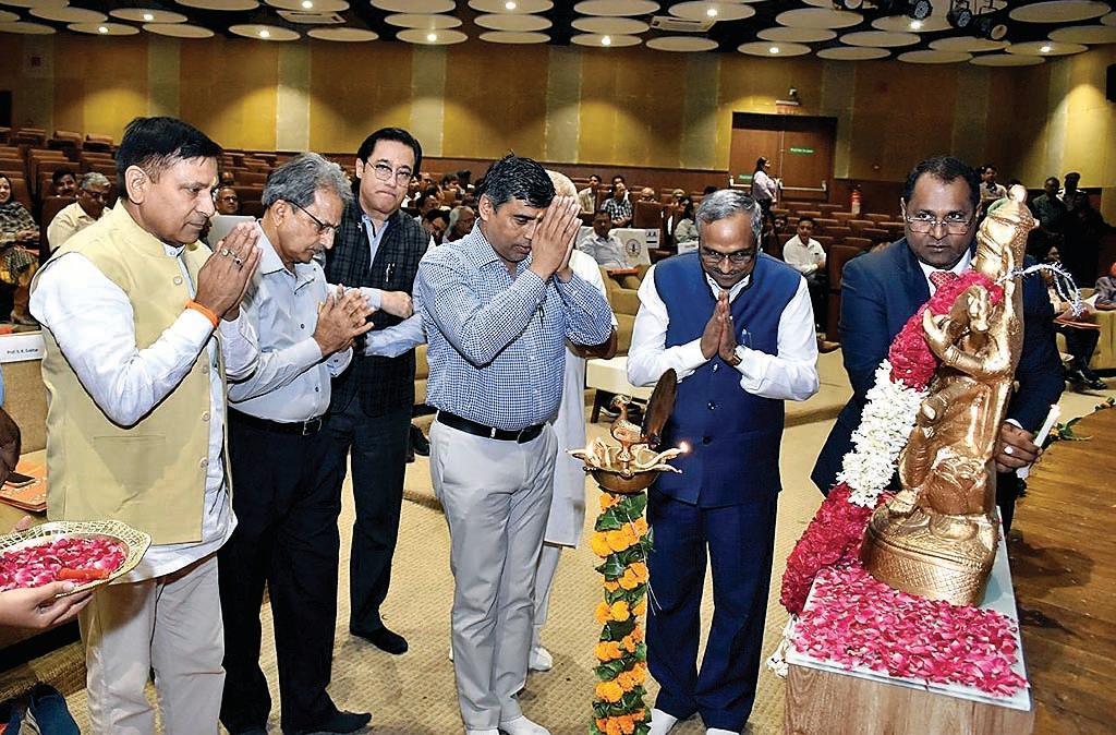 विश्वविद्यालयों में कुलपति अब कुलगुरु कहलायेंगे, शिक्षा मंत्री ने की घोषणा : शिक्षा मंत्री महिपाल ढांडा