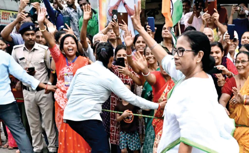 बंगाल में सिन्दूर खेला की बिछने लगी चुनावी बिसात