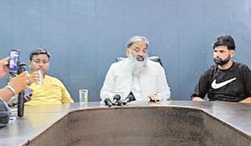 तलवारों से भारतीय तिरंगा फाड़ने वाले व मोदी को धमकी देने वाले खालिस्तानियों को कनाडा से डिपोर्ट कर तिहाड़ जेल में रखा जाएः वीरेश शांडिल्य