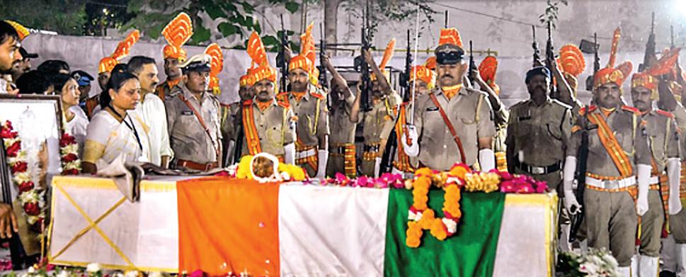 गुजरात के पूर्व सीएम विजय रूपाणी का राजकोट में हुआ अंतिम संस्कार
