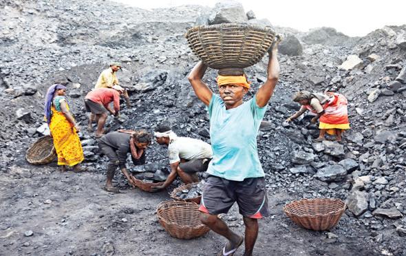 कमर्शियल माइनिंग के लिए 200 कोयला ब्लॉक आवंटित करने की महत्वपूर्ण उपलब्धि पर पहुंची सरकार