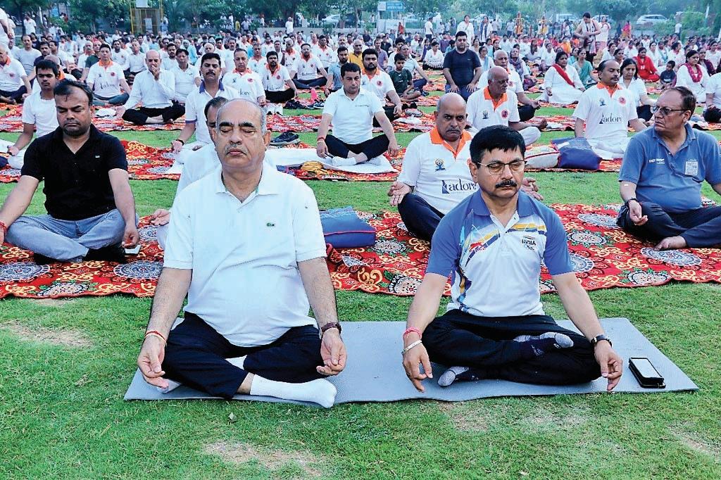 आधुनिक युग में पहले से कहीं अधिक योग की महत्ता है : कलराज मिश्र