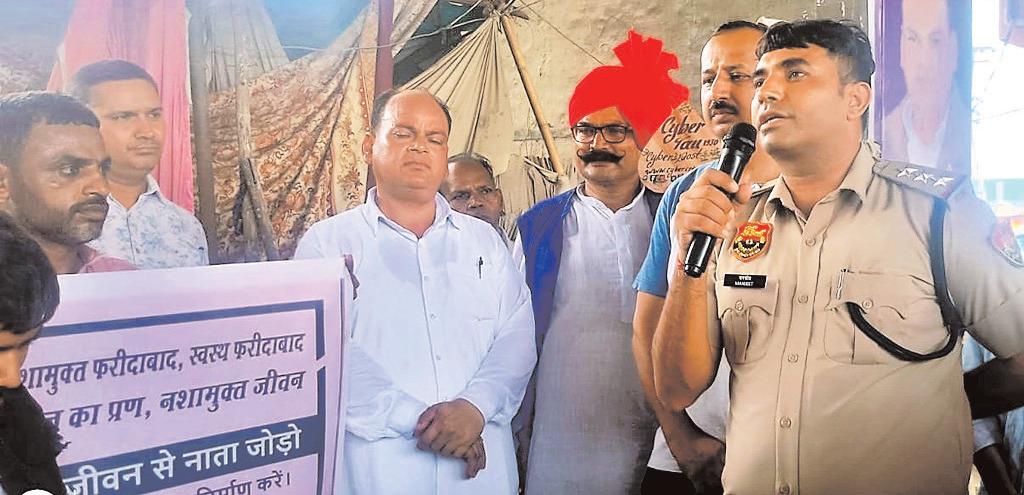 नशा मुक्त भारत पखवाड़ा के अंतर्गत बाटा चौक पर पुलिस की पाठशाला आयोजित