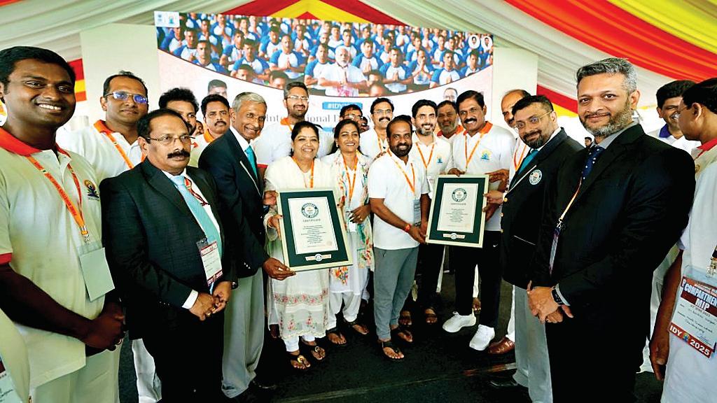 अंतरराष्ट्रीय योग दिवस पर वडनगर ने भुजंगासन में बनाया गिनीज वर्ल्ड रिकॉर्ड