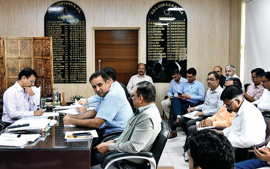 विकास कार्यो को त्वरित पूर्ण करने के आदेश : एडीसी सतबीर सिंह