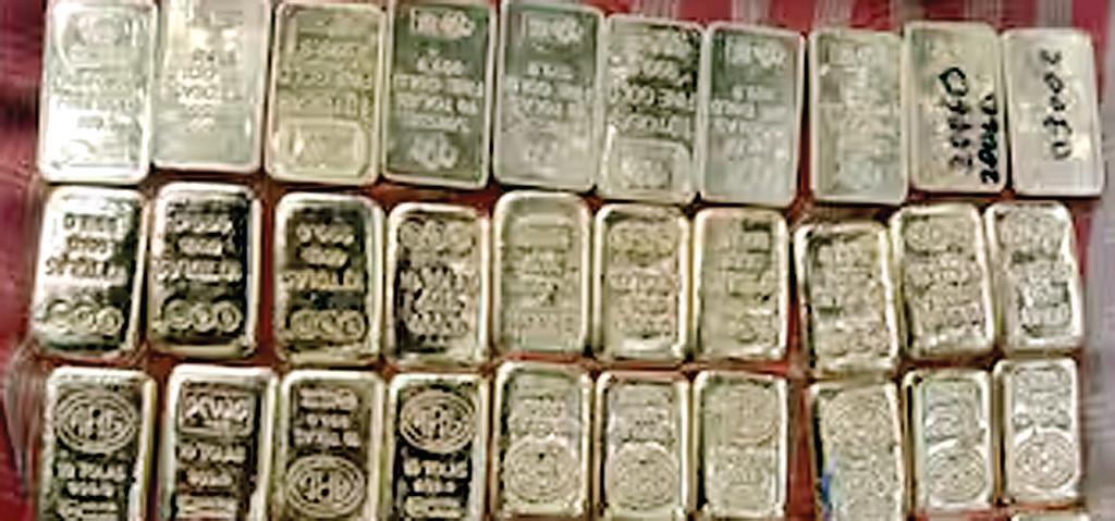 बीएसएफ की बड़ी कामयाबी : 2 करोड़ 42 लाख कीमत के गोल्ड का नेक्सस तोड़ तस्कर को किया गिरफ्तार