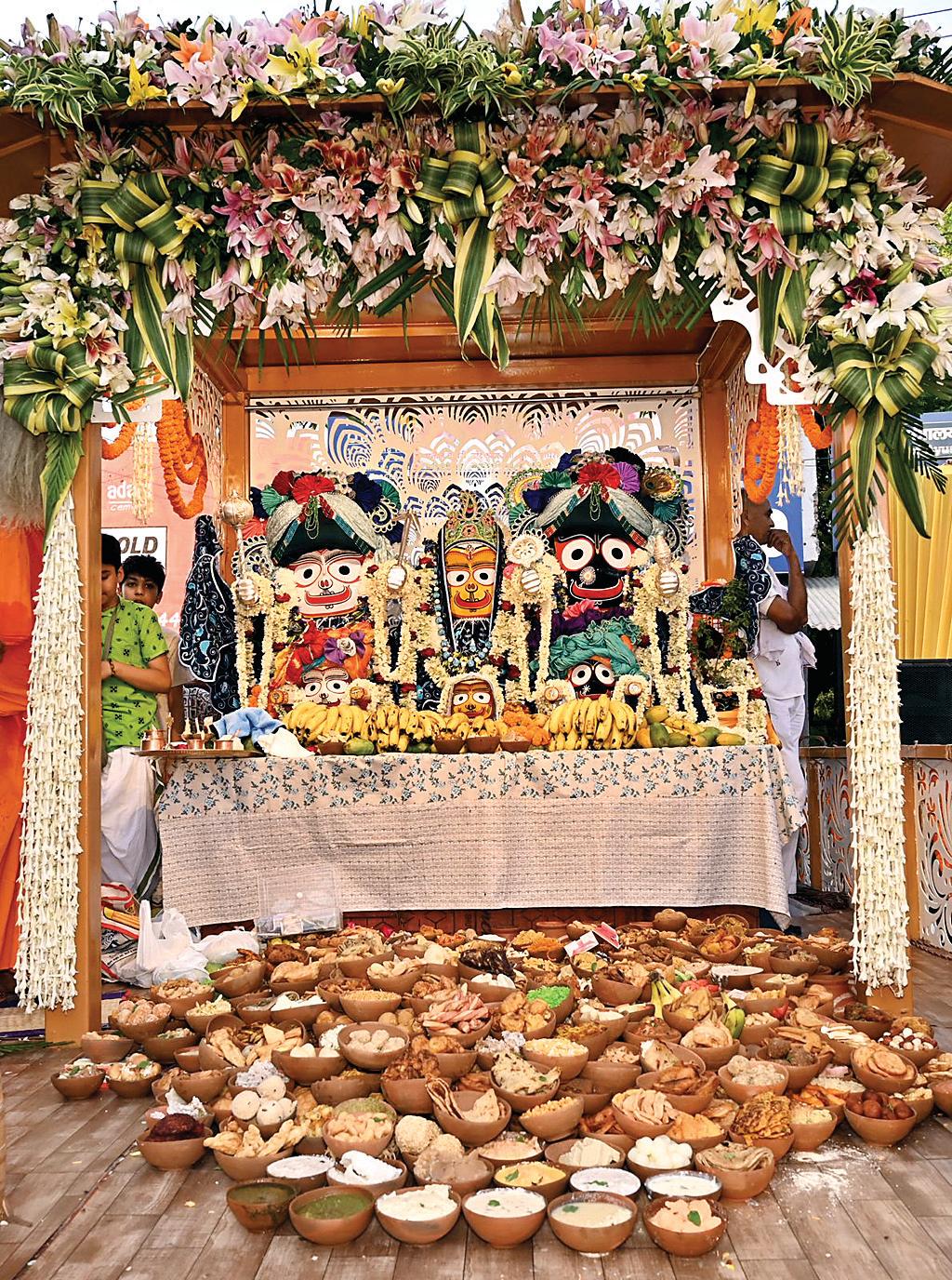 इस्कॉन टेंपल गाजियाबाद द्वारा संजय नगर से निकाली गई भगवान जगन्नाथ की यात्रा