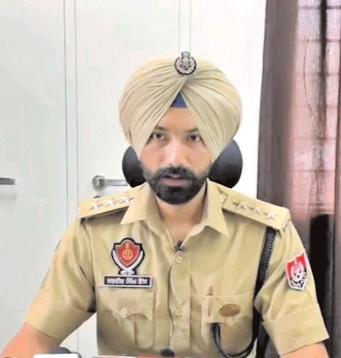 लक्खा सिधाना और पुलिस कर्मियों के बीच तकरार