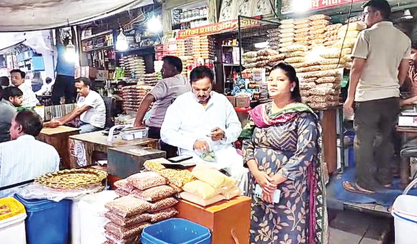 ईरान-इजरायल युद्ध का भारतीय बाजार पर असर, सावन में महंगा हुआ सेंधा नमक और ड्राई फ्रूट्स