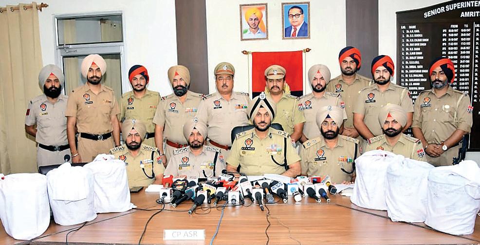कई हवाला लिंक उजागर, 60 किलो हेरोइन बरामद, 9 आरोपी गिरफ्तार