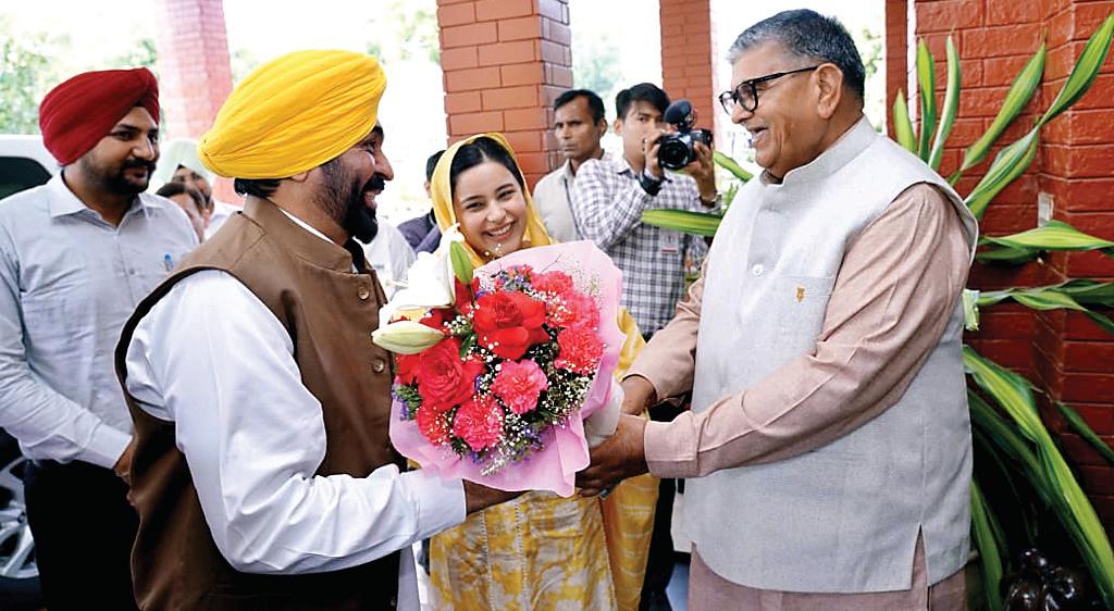 पंजाब सरकार मंत्रिमंडल में अरोड़ा को इंडस्ट्री और एनआरआई विभाग दिया
