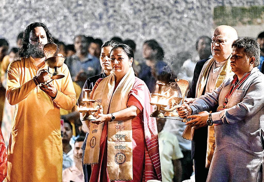 रेखा सरकार ने दिल्लीवासियों के लिए पानी की व्यवस्था के लिए बढ़ाए कदम