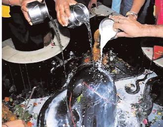शिवलिंग पर जनेऊ चढ़ाने की प्राचीन परंपरा का आध्यात्मिक रहस्य