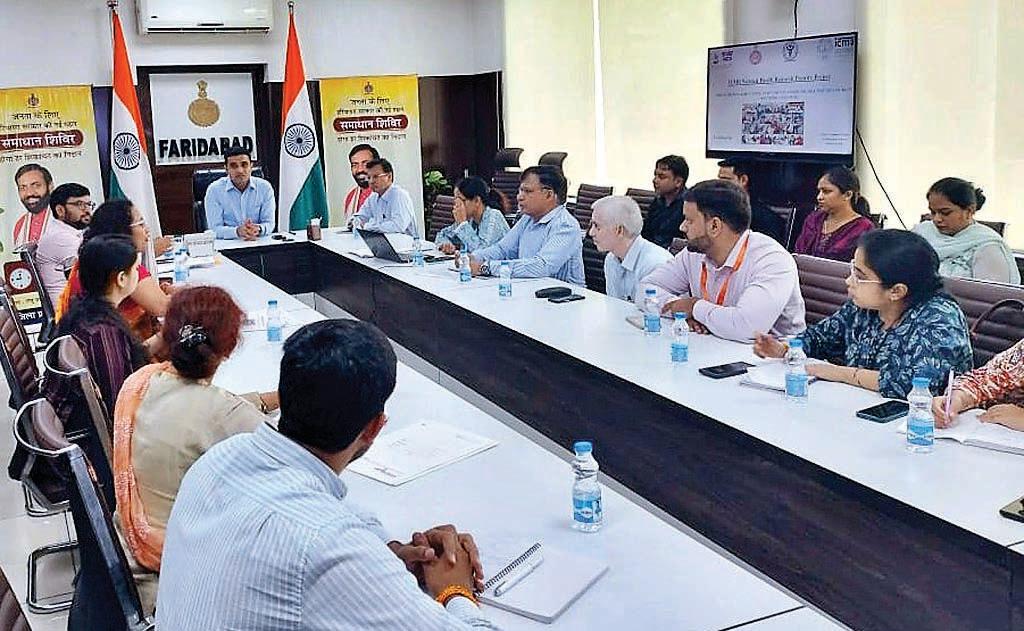 सभी हेल्थ केयर प्रोवाइडर्स को दवाओं से संबंधित उपचार प्रोटोकॉल की समुचित जानकारी दी जाएः डीसी