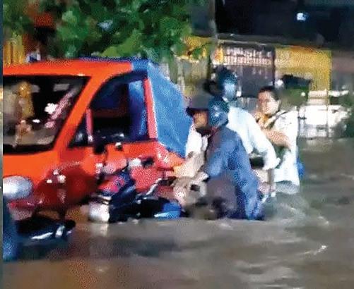 दिल्ली-एनसीआर में जमकर बरसे बदरा, जलभराव से लोग परेशान