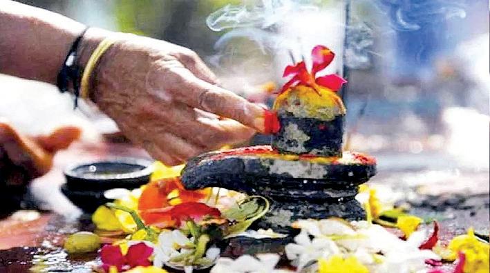 सावन में भोलेनाथ को अर्पित न करें ये चीजें, पूजा हो जाएगी निष्फल