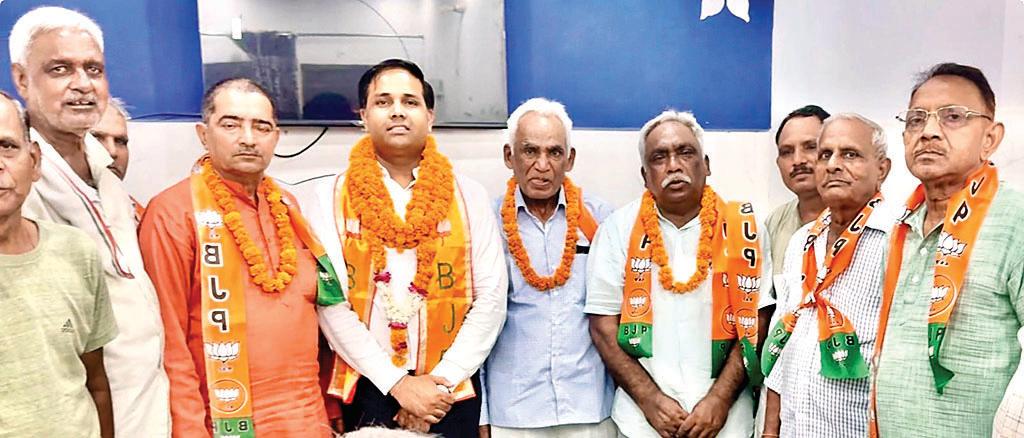 प्रधानमंत्री नरेंद्र मोदी के नेतृत्व में देश का सम्मान पूरे विश्व में बढ़ा : विक्रम सिंह अरुआ