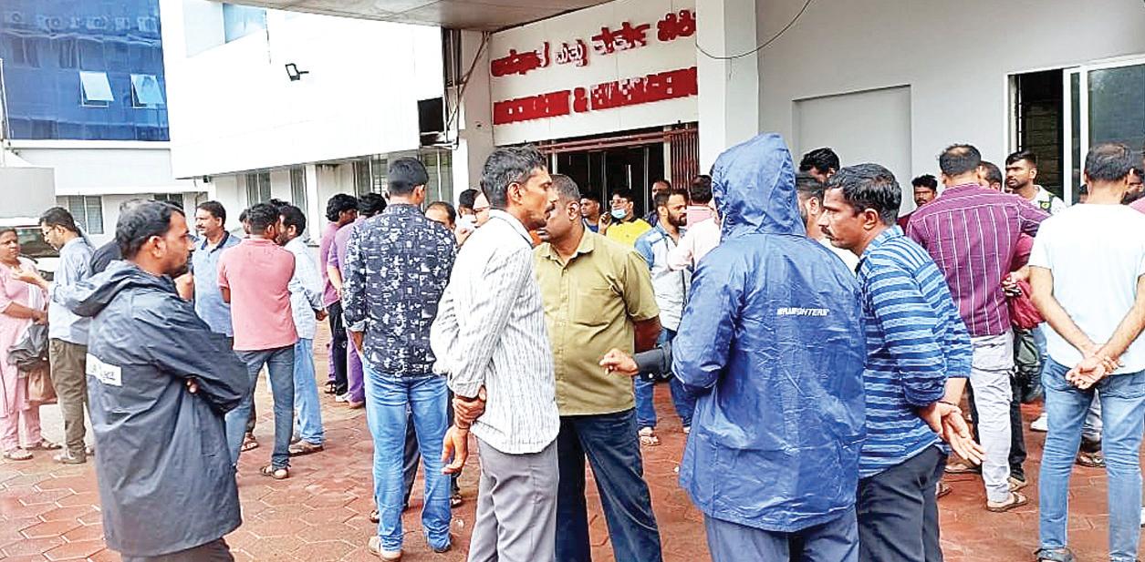एमआरपीएल में जहरीली गैस रिसाव से 2 कर्मचारियों की मौत, 1 की हालत गंभीर