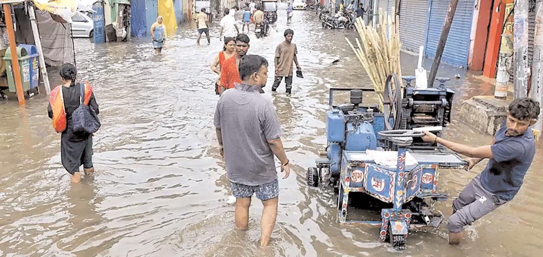 मूसलाधार बारिश से जमशेदपुर के डुमरिया में तबाही