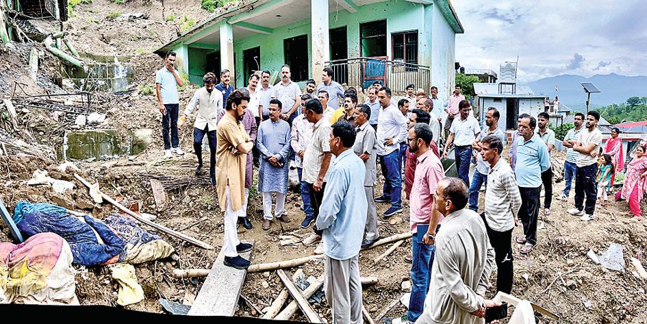 यूपी में बारिश-बिजली गिरने से 14 लोग मरे