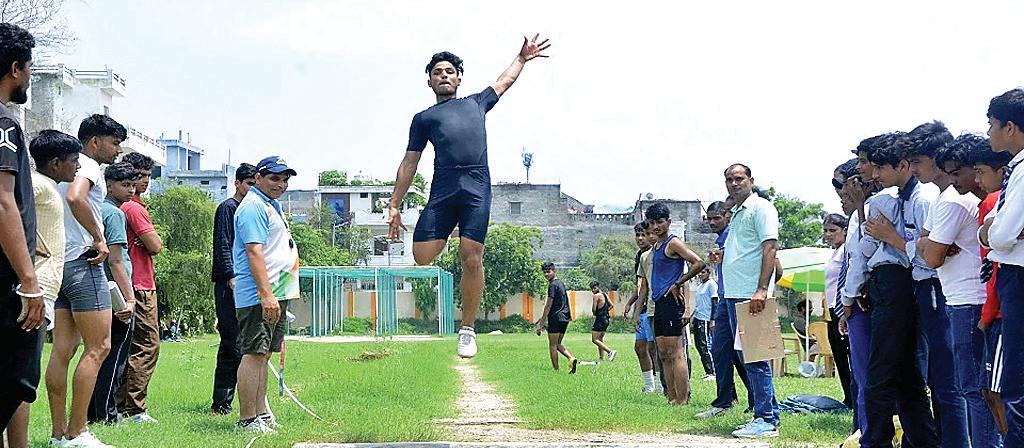 स्टेडियम की टीम बनी हॉकी की विजेता, खिलाड़ियों ने किया प्रतिभा का प्रदर्शन