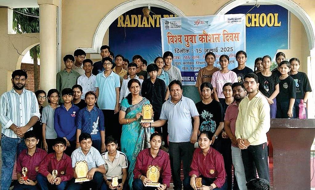 तिगांव के रेडिएंट स्कूल तिगांव में विविध कार्यक्रमों का आयोजन