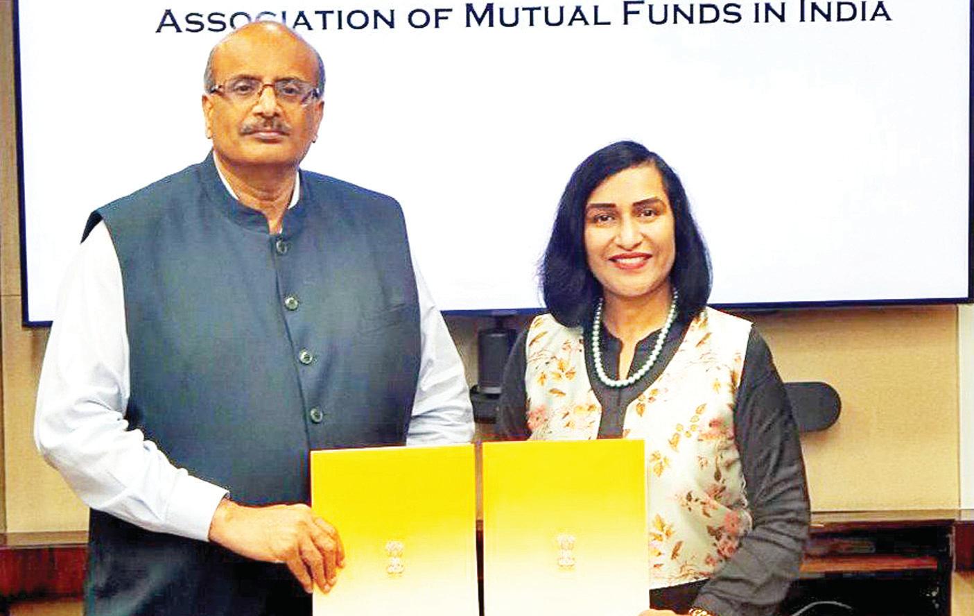 डाक विभाग और एएमएफआई ने 24.13 करोड़ म्यूचुअल फंड निवेशकों के केवाईसी वेरिफिकेशन के लिए मिलाया साझेदारी का हाथ