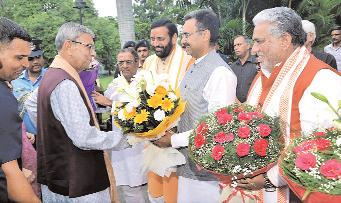 विस अध्यक्ष और मुख्यमंत्री नायब सैनी ने गर्मजोशी से किया नवनियुक्त राज्यपाल प्रो. असीम कुमार घोष का स्वागत