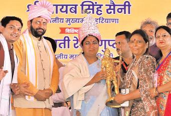 विकसित भारत के संकल्प में दिल्ली और हरियाणा निभाएंगे अहम भूमिकाः रेखा गुप्ता