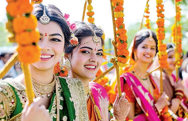 हरियाली तीज आज या कल... दूर करें कंफ्यूजन, नोट कर लें पूजा का मुहूर्त