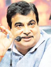 राजमार्गों और एक्सप्रेसवे पर 4,557 ईवी पब्लिक चार्जिंग स्टेशन किए गए इंस्टॉल : नितिन गडकरी