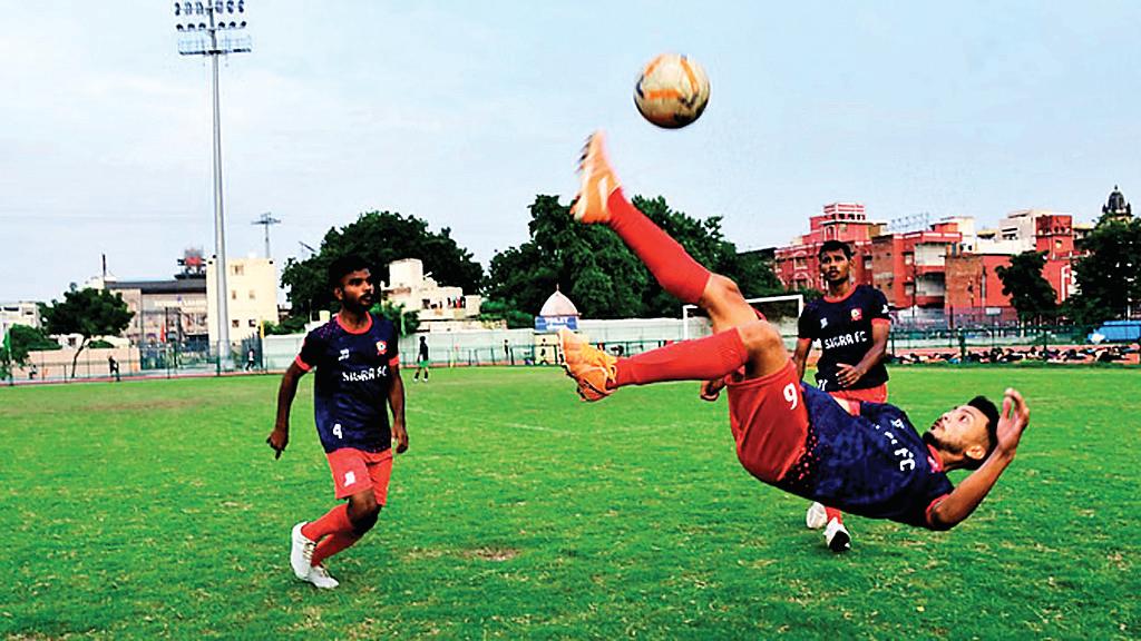प्रादेशिक महिला फुटबॉल में वाराणसी के साथ क्वार्टर फाइनल में पहुंचीं सात टीमें