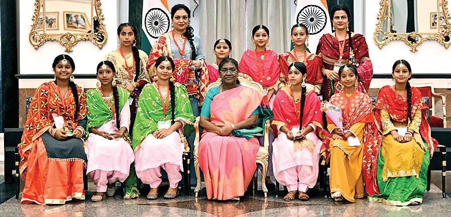 पंजाब के सरकारी स्कूल के विद्यार्थियों ने राष्ट्रपति के साथ मनाया राखी का त्योहार