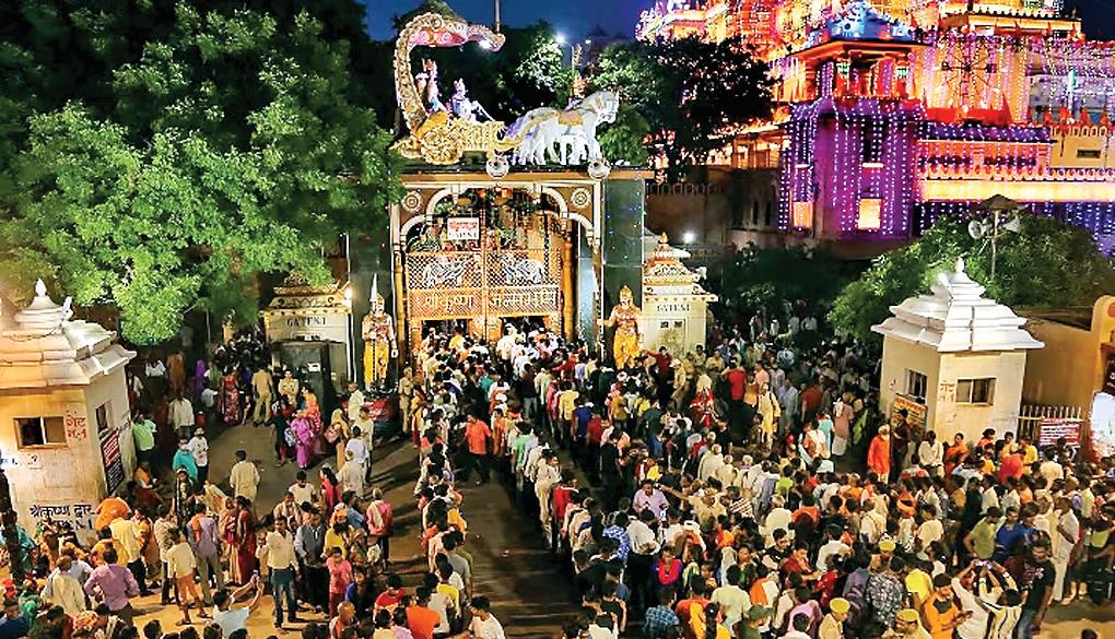 श्रीकृष्ण जन्माष्टमी पर मथुरा में 25 लाख से ज्यादा श्रद्धालुओं ने किए दर्शन