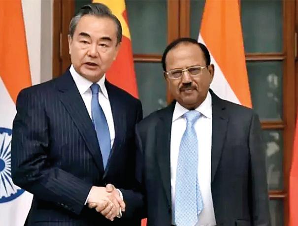 चीनी विदेश मंत्री वांग यी ने राष्ट्रीय सुरक्षा सलाहकार अजित डोभाल से की मुलाकात