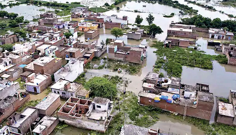 कहर बरपा रही बारिश, महाराष्ट्र-गुजरात पानी-पानी, रेड अलर्ट जारी