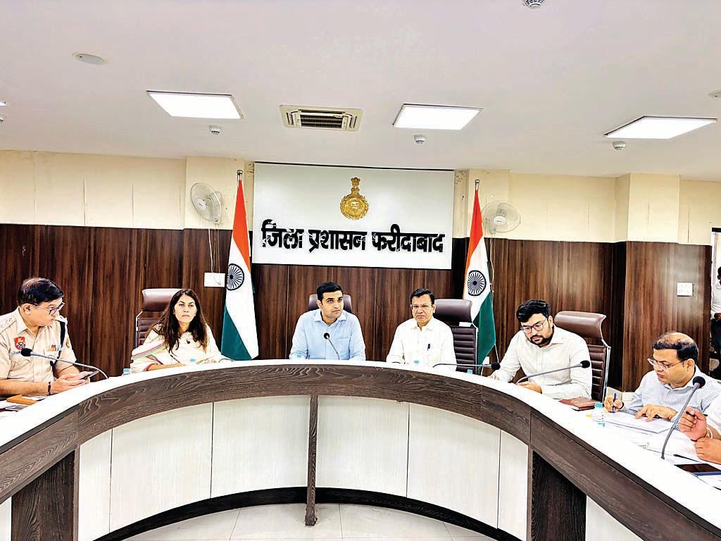 बगैर सूचना के बैठकों से नदारद रहने वाले अधिकारियों की ली जाएगी खबर : विक्रम सिंह