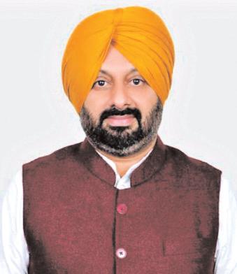 काला ढिल्लों ने बाढ़ पीड़ितों की मदद के लिए एक महीने का वेतन दिया दान